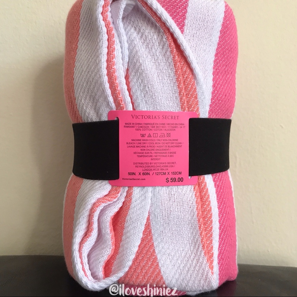 •Victoria's Secret• Beach Blanket - Picture 2 of 5